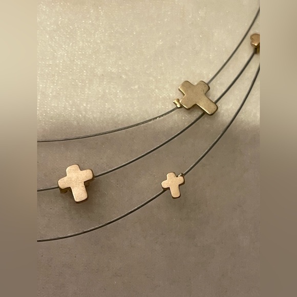 NWT Jade & Jasper 3 Tier Wire necklace-Multiple miniature cross shaped accents* - Picture 4 of 7
